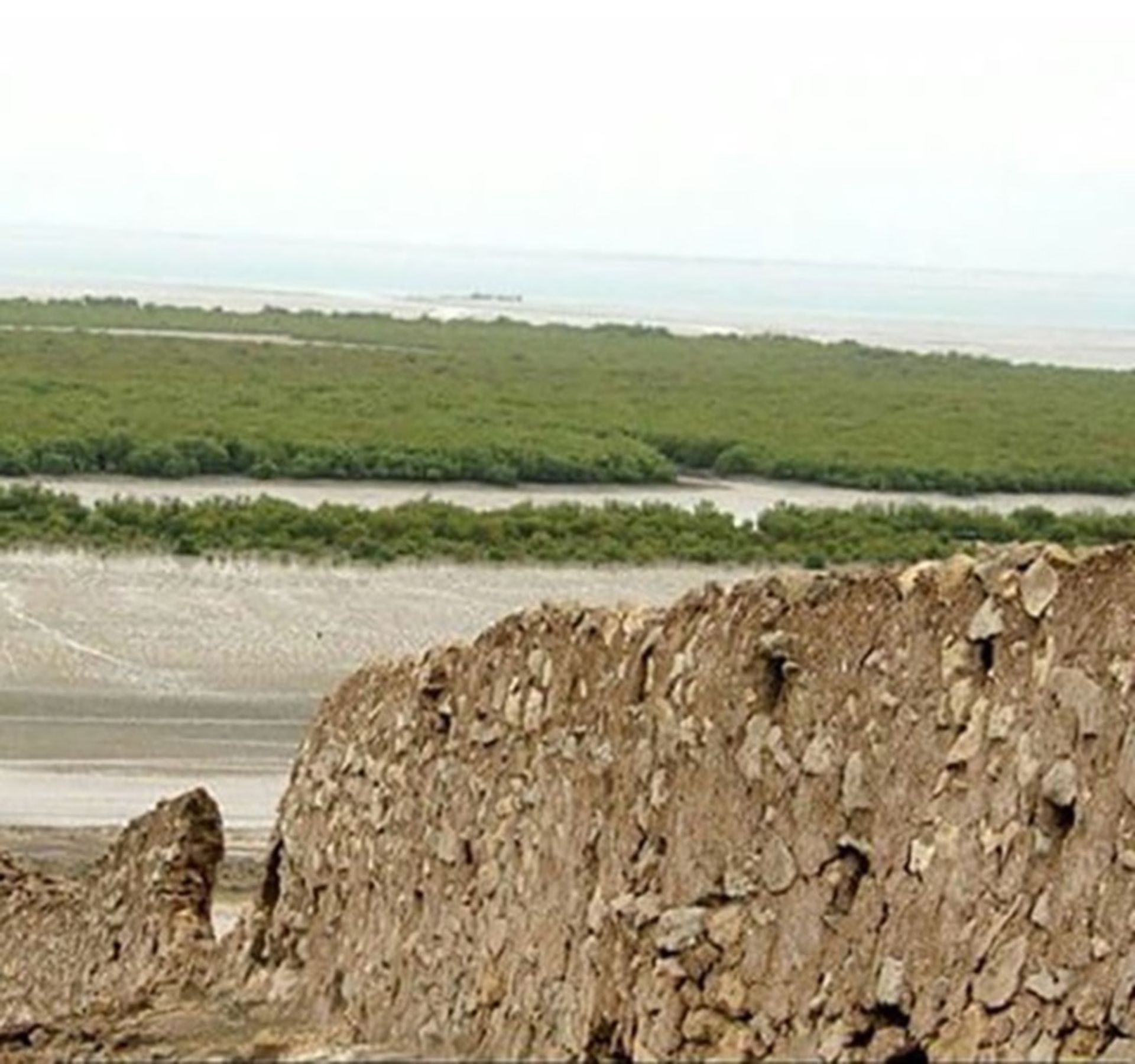 دیوار سدار بندر خمیر