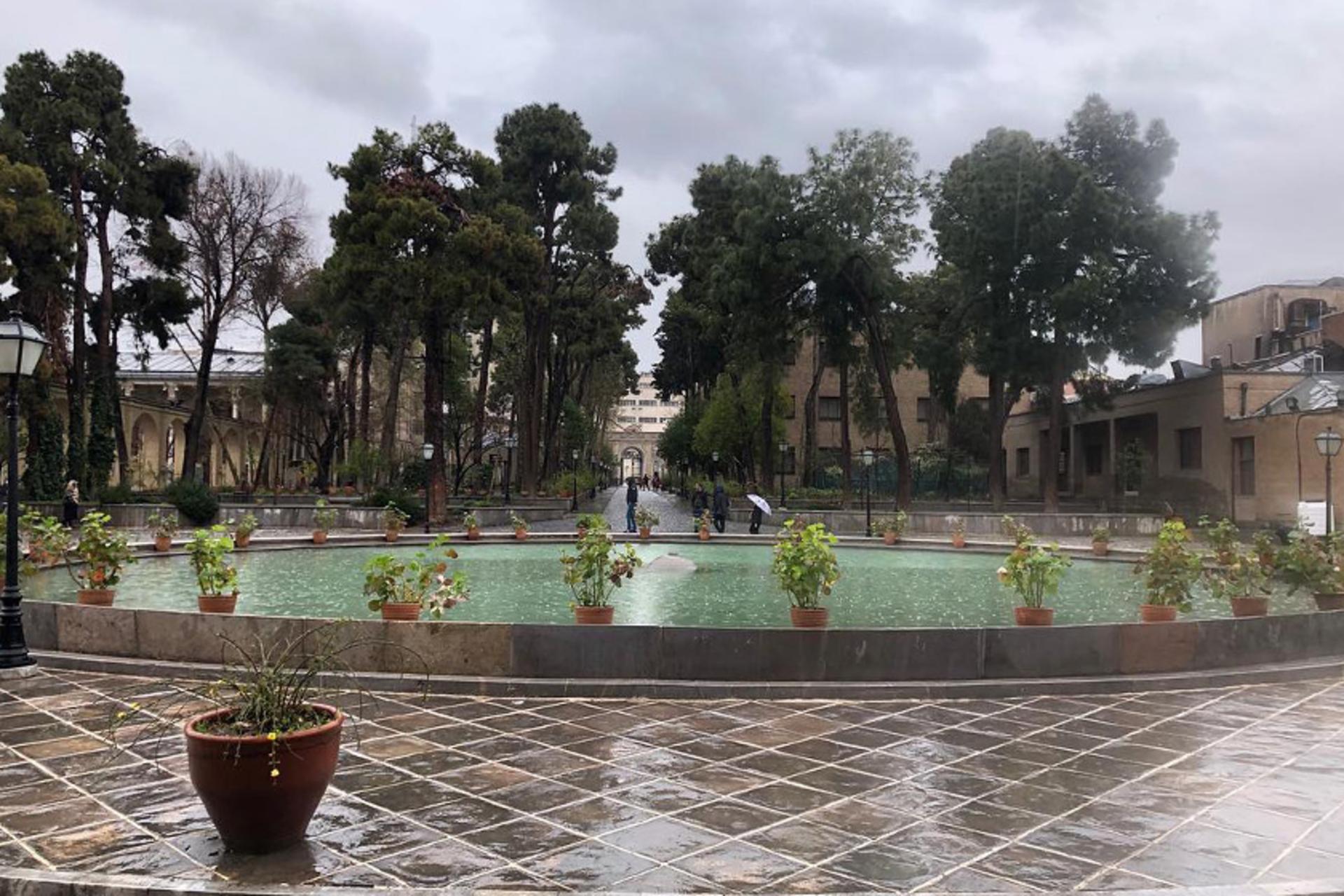 حوض عمارت مسعودیه تهران