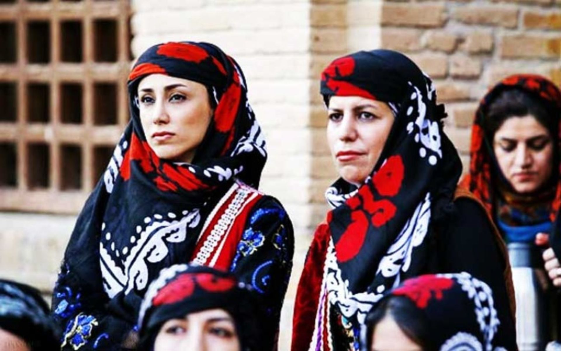روسری بروجردی تَرَه و گلوَنی  