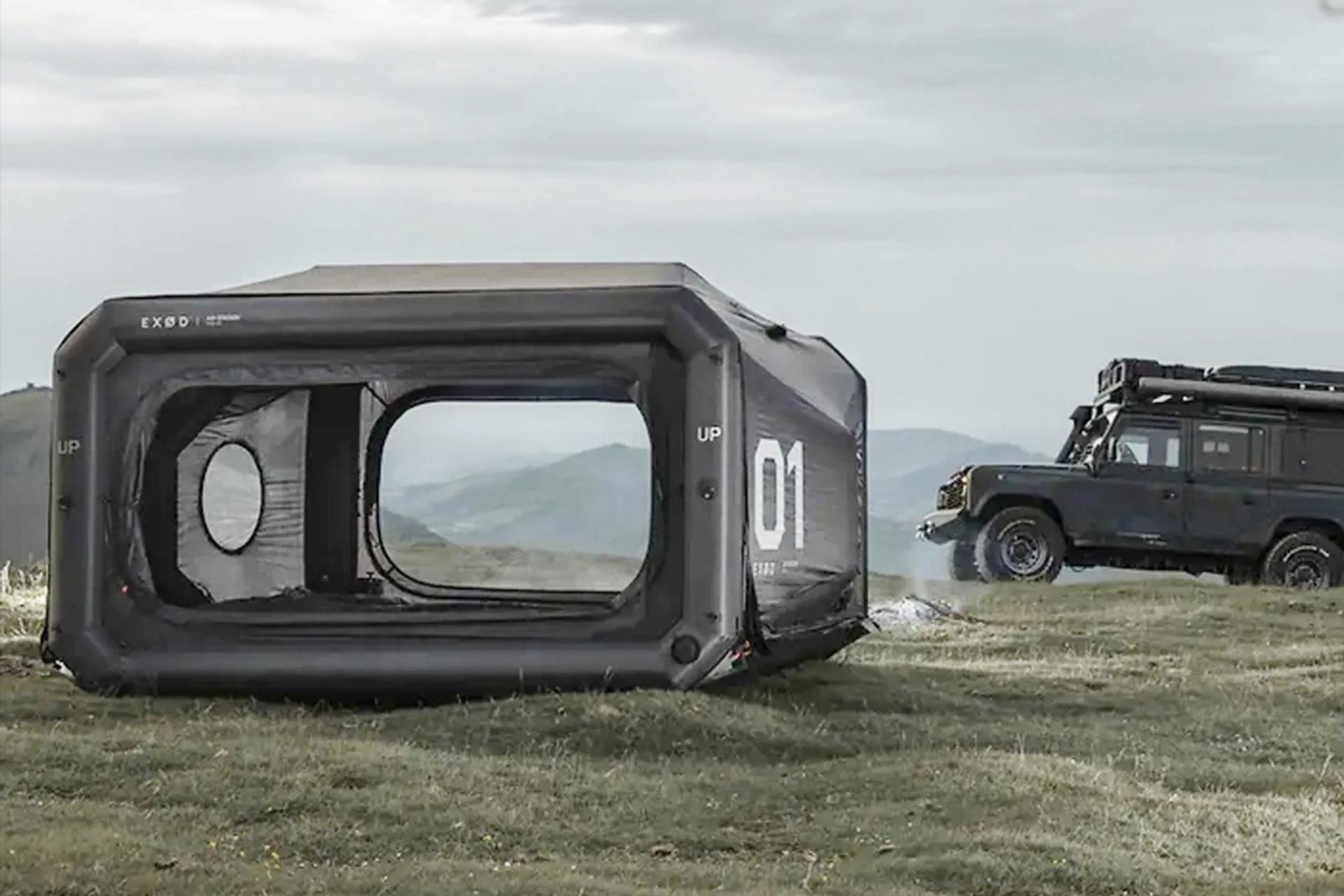 چادر ایر استیشن در کنار خودروی آفرود