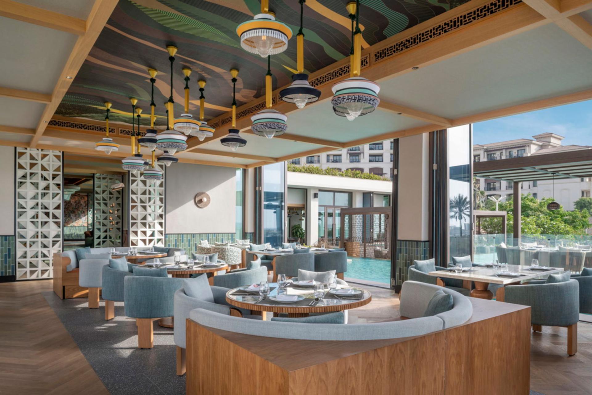 سالن اصلی رستوران سنتایا در ابوظبی