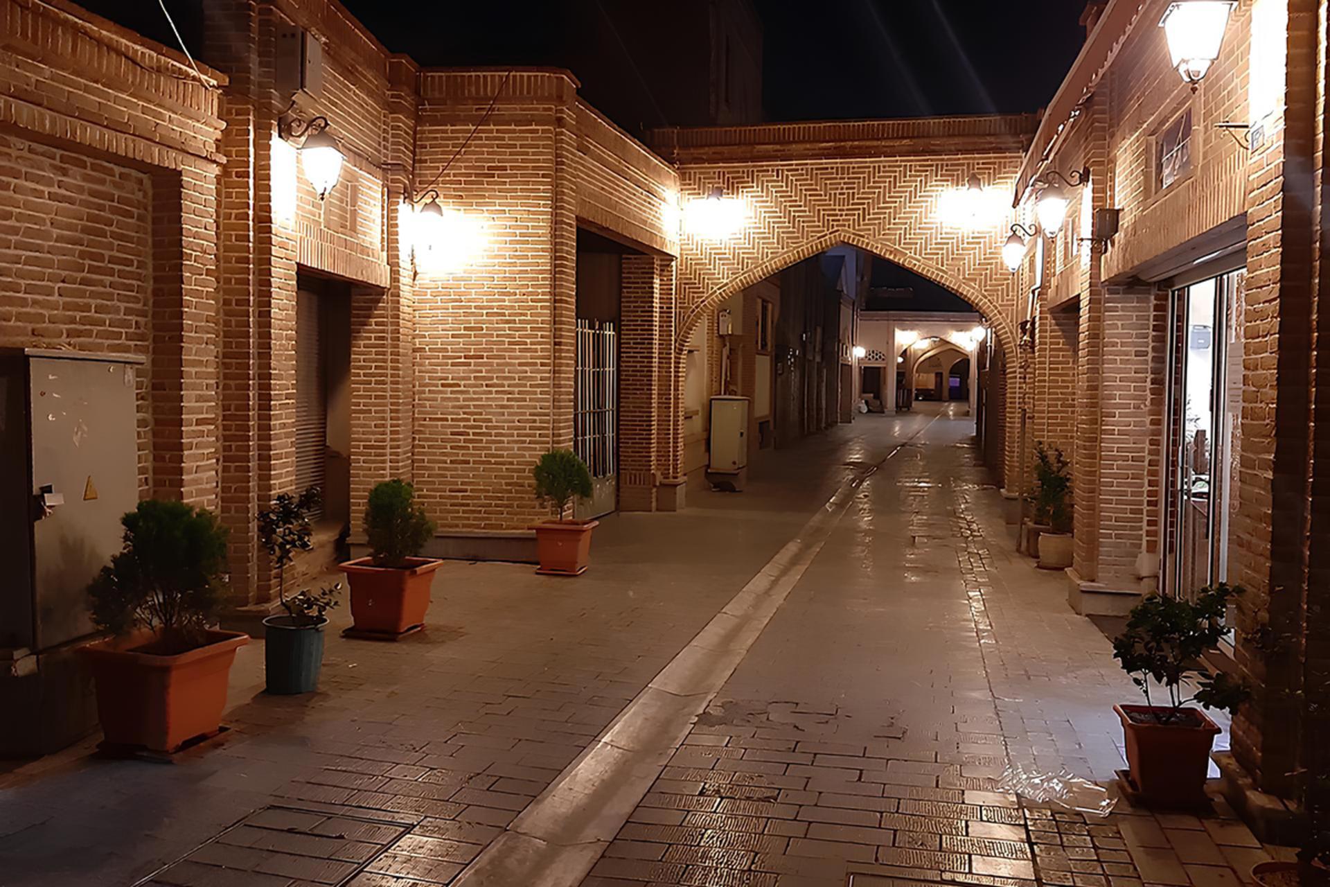 گذر تاریخی در محله عودلاجان