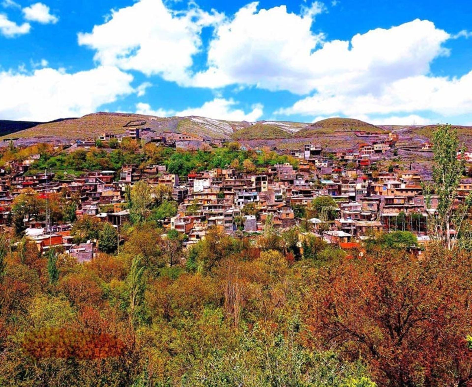 منظره پاییزی روستای ازغذ