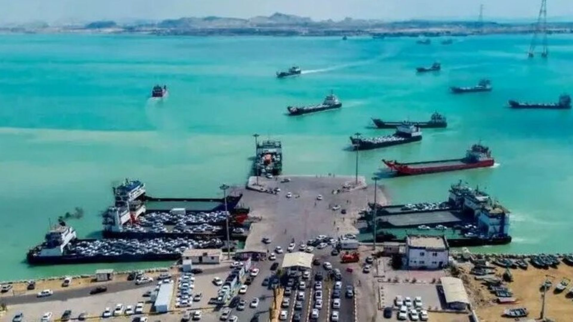 حضور خودروها در بندر پل به بندر لافت