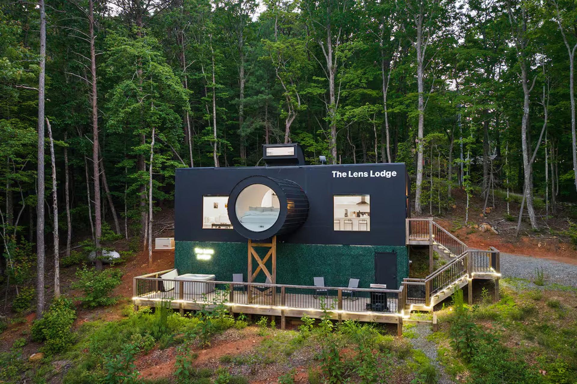 کلبه دوربینی در جنگل