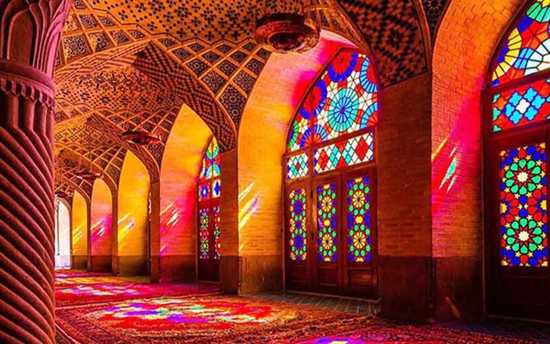 نورپردازی جذاب در مسجد نصیرالملک 