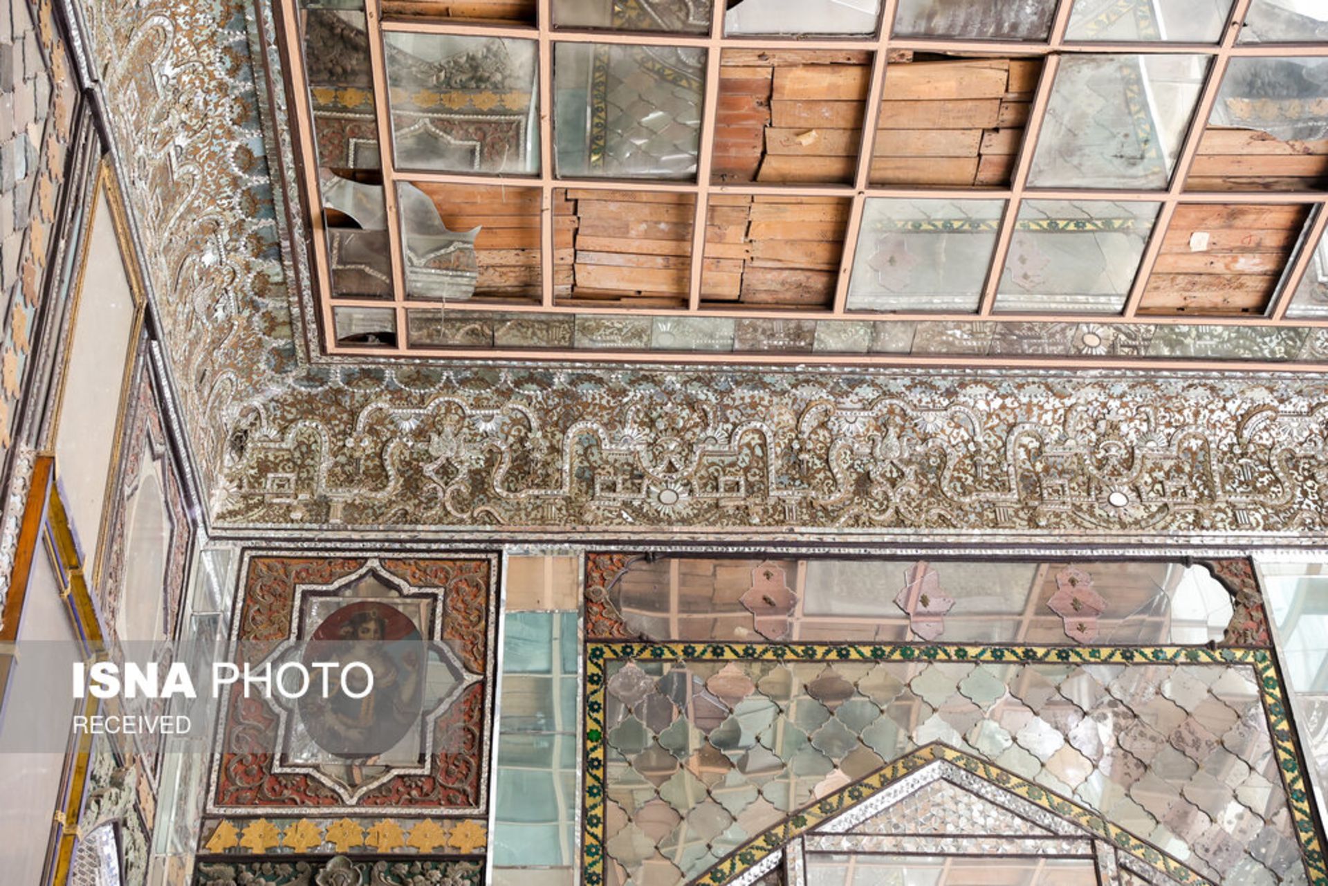 آسیب کاخ گلستان 