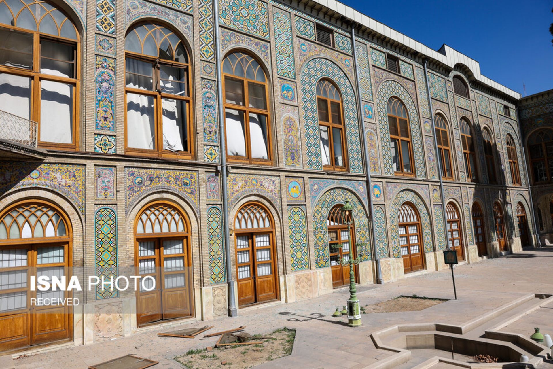 آسیب کاخ گلستان 