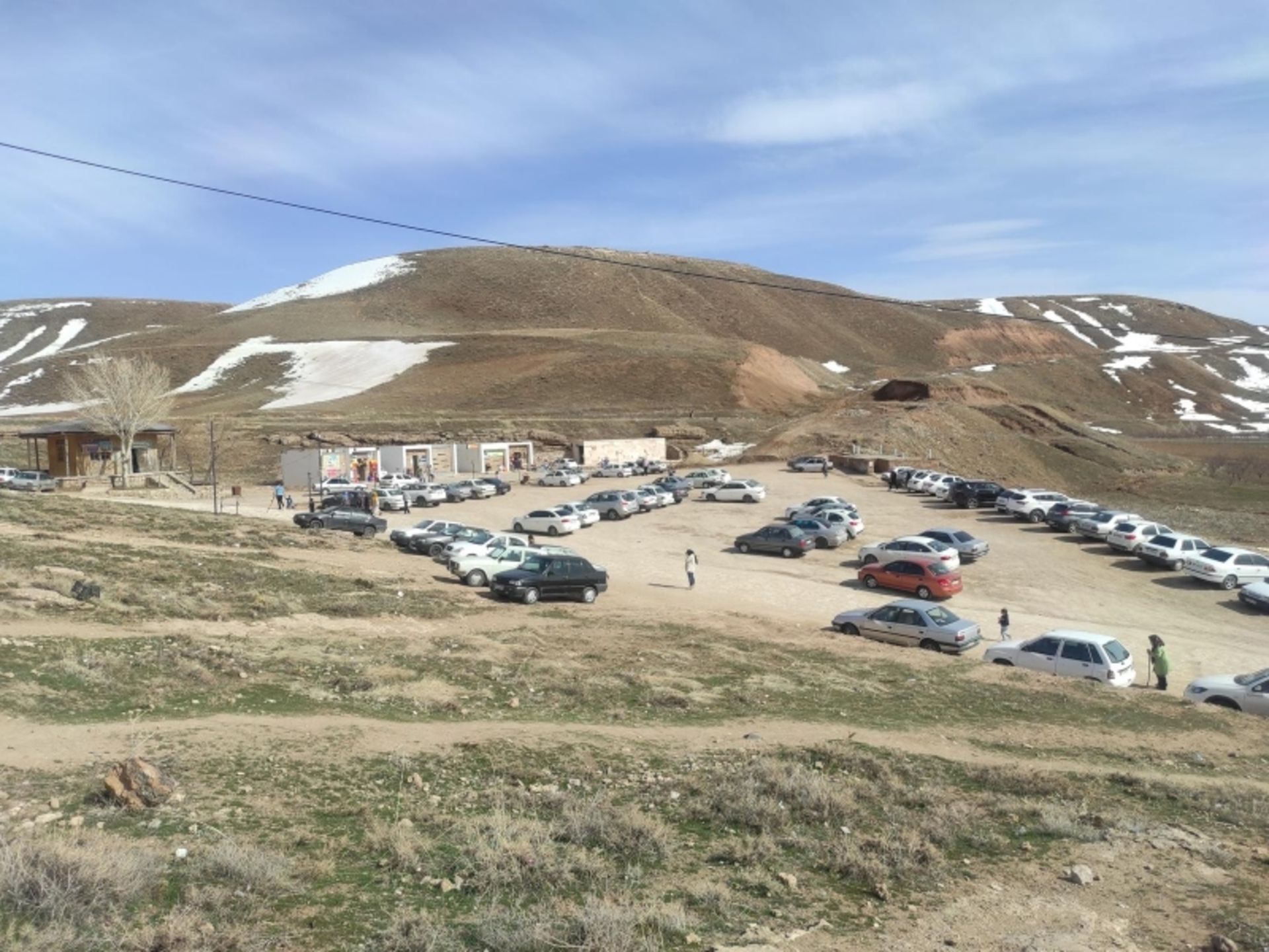 پارکینگ و دیگر امکانات رفاهی مجموعه تخت سلیمان