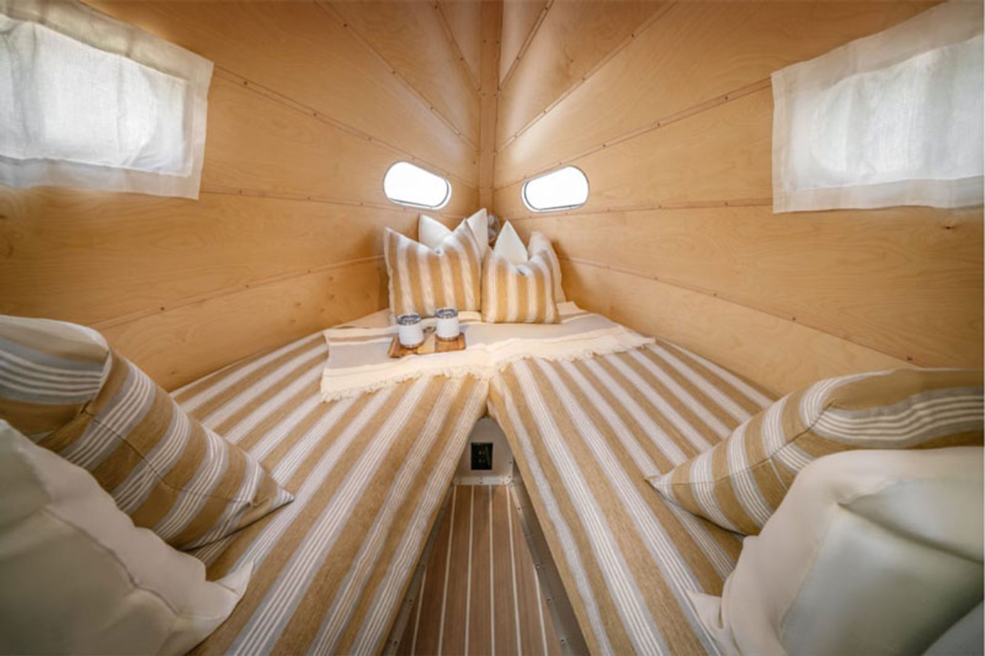 جای خواب در کاروان لوکس ترا فیرما 