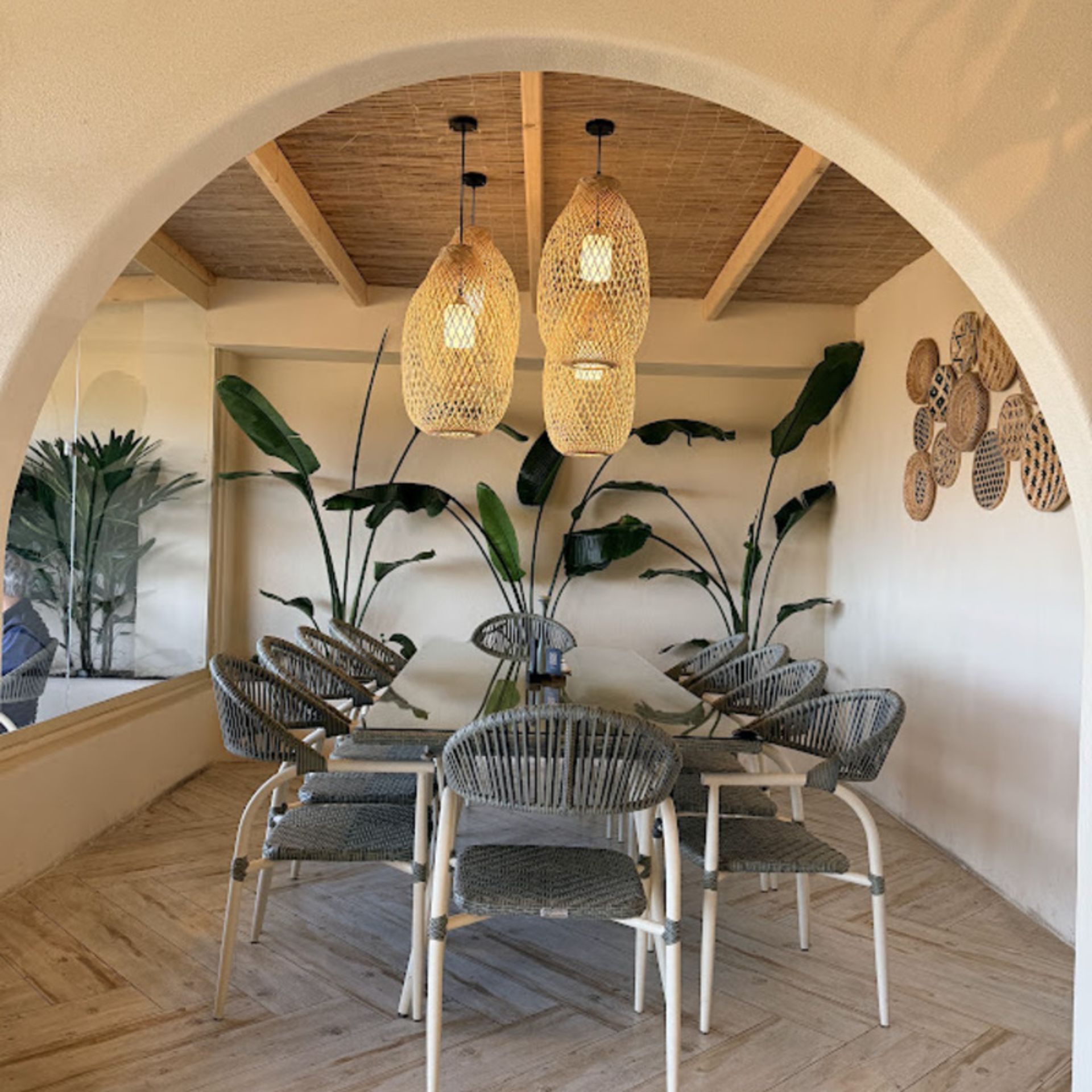 تزیین بوهو در کافه رستوران سربینو در تنکابن