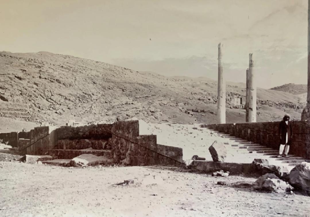 آپادانا سمت شمالی
