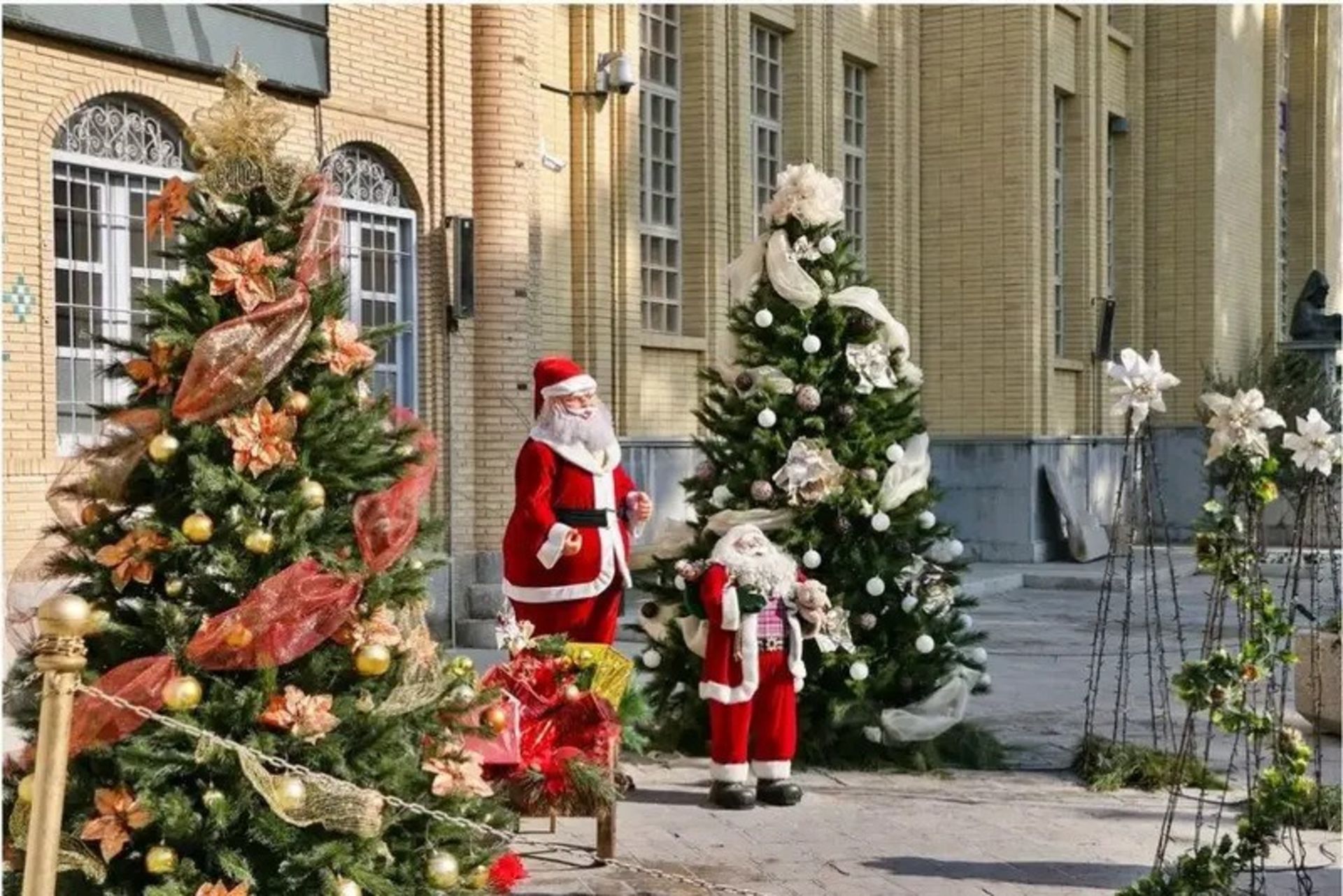 درخت کریسمس و بابانوئل در ایران