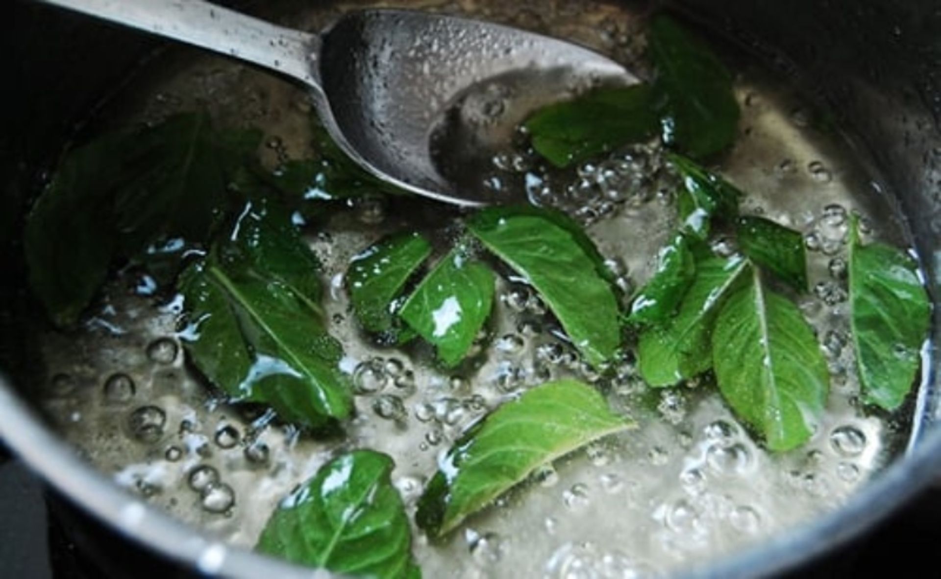 بررسی غلظت شربت نعنا سکنجبین