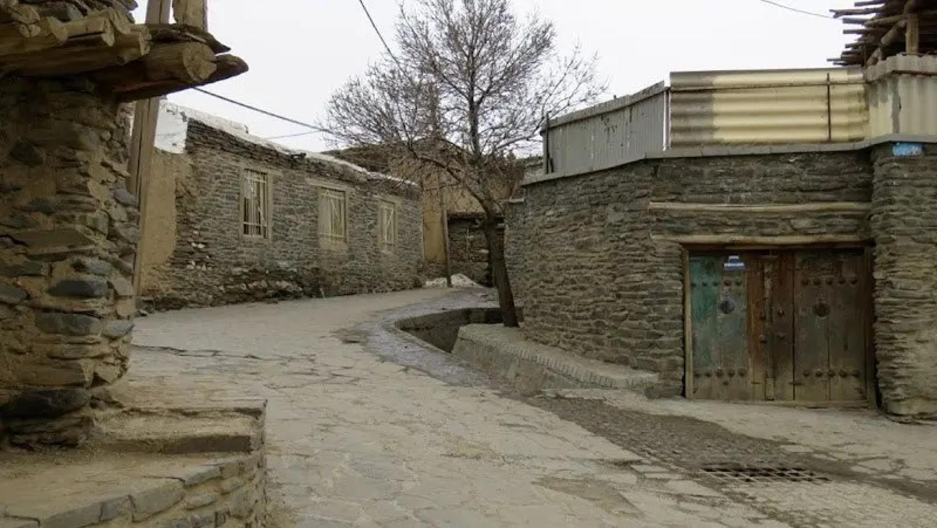 کوچه های سنگفرش ورکانه