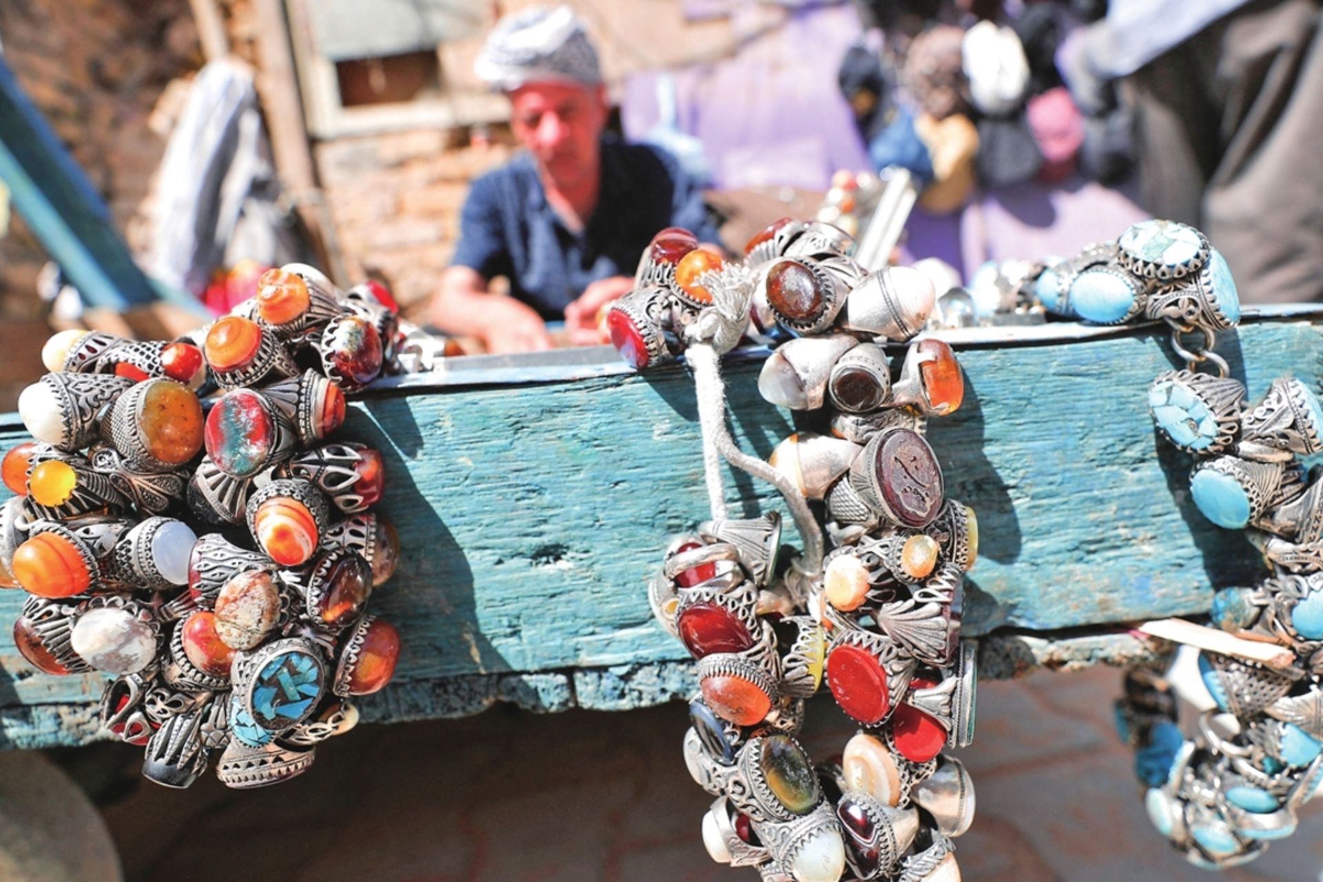 انگشتر با سنگ های قیمتی و حکاکی آیات قرآنی