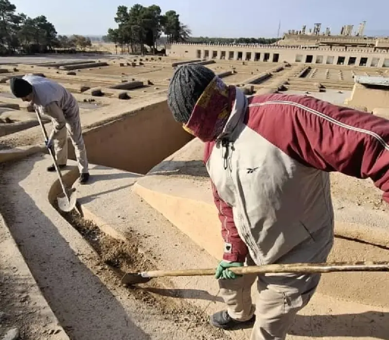 اقدامات محافظتی از تخت جمشید