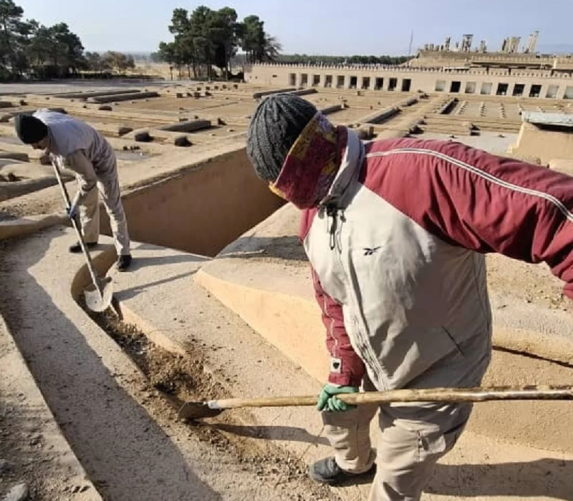 اقدامات محافظتی از تخت جمشید