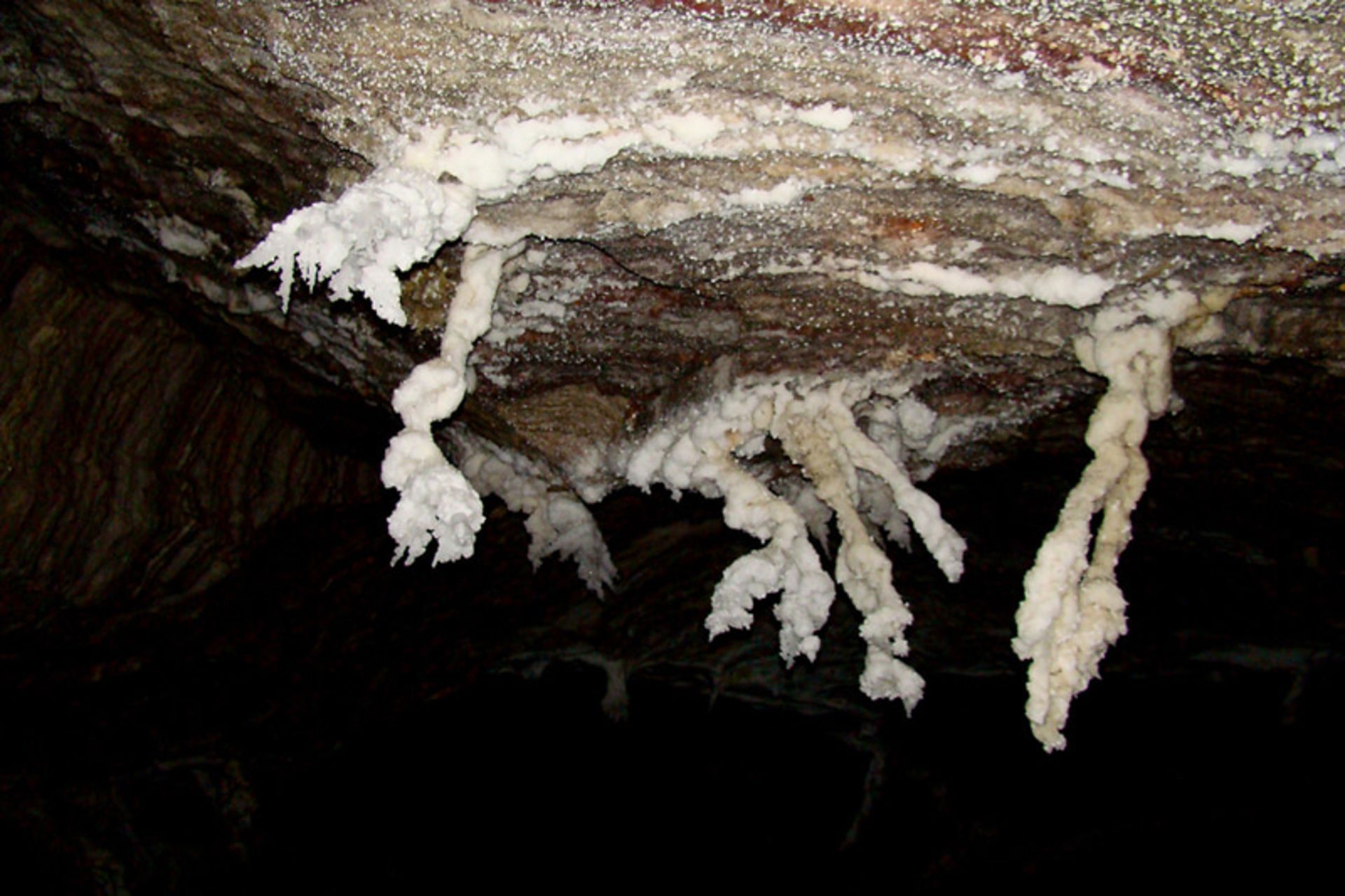 سقف نمکی غار نمکدان