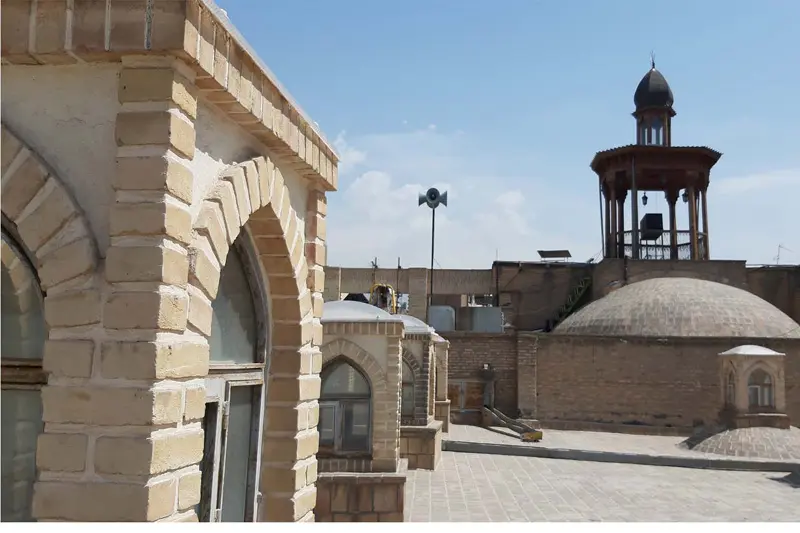 سازه هایی بر پشت بام مسجد جامع بازار بزرگ تهران