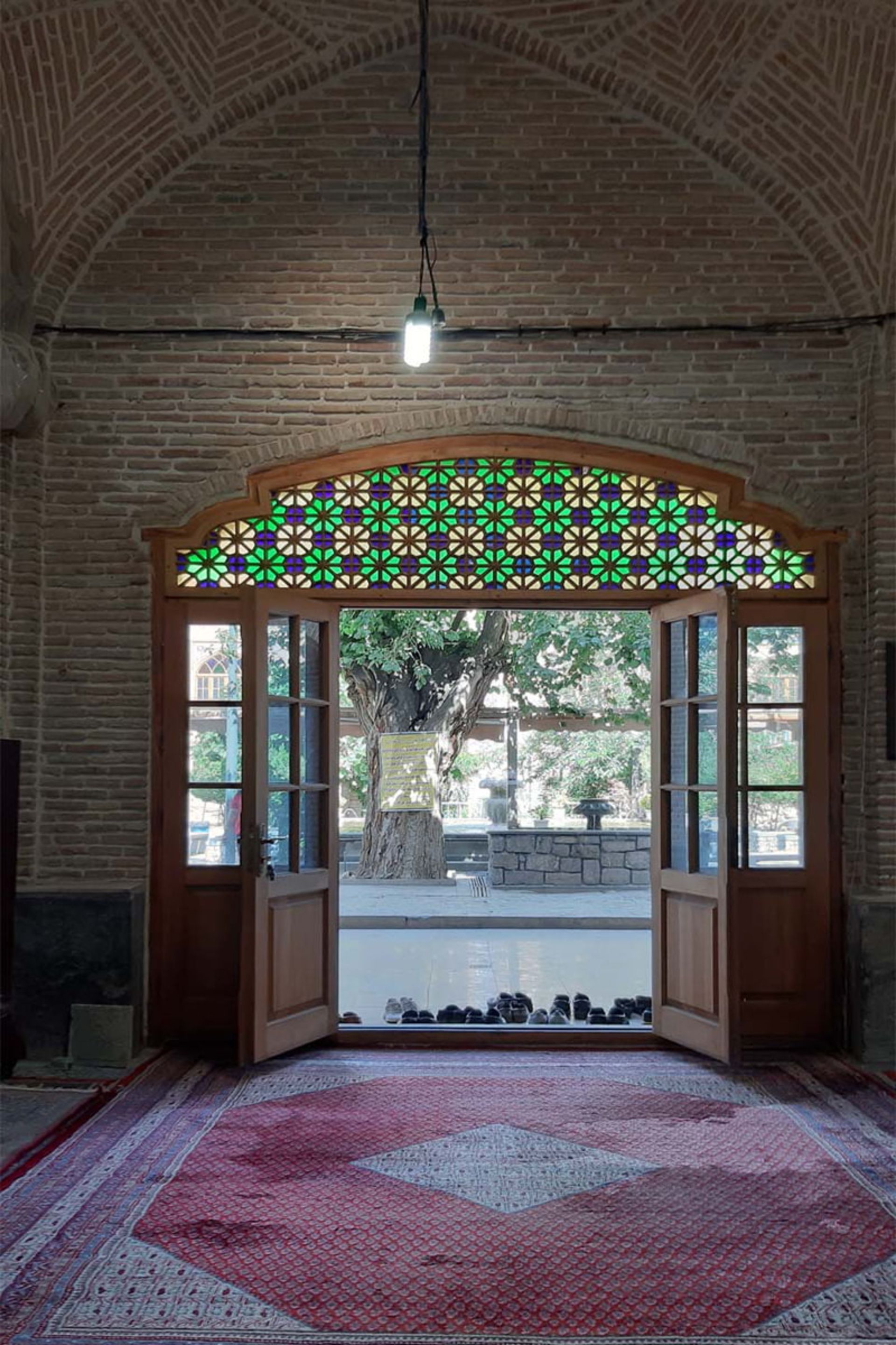 درب ورودی مسجد جامع بازار بزرگ تهران