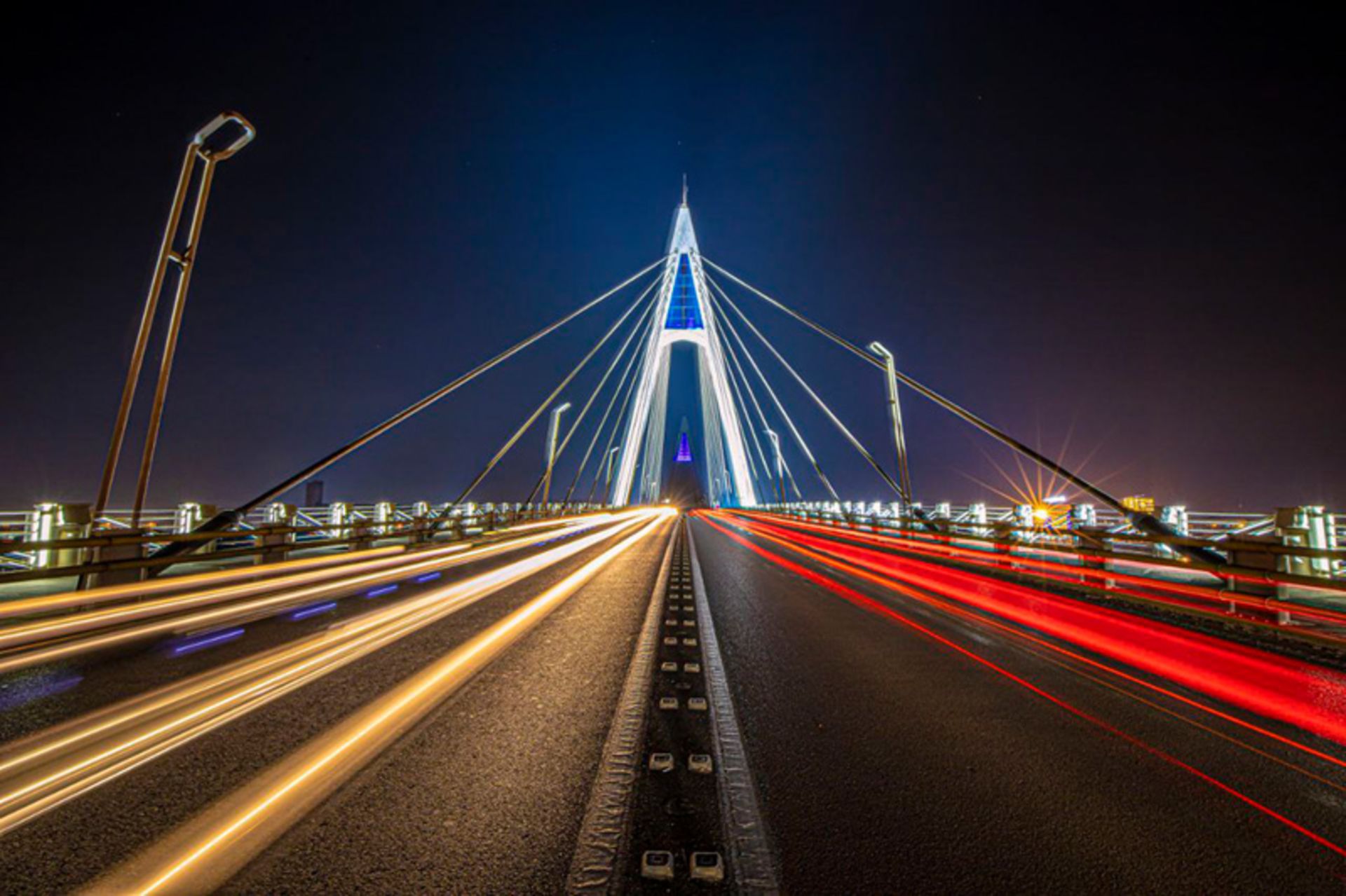 پل غدیر اهواز در شب