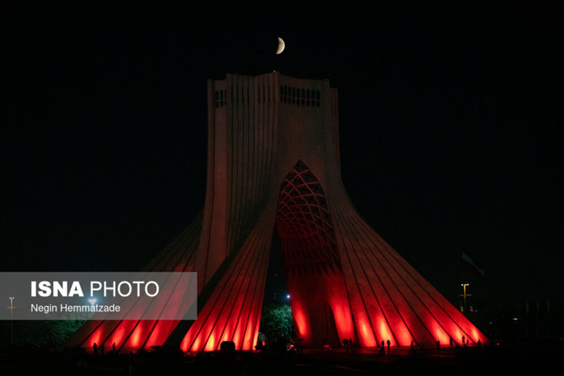 ماه گرفتگی در میدان آزادی