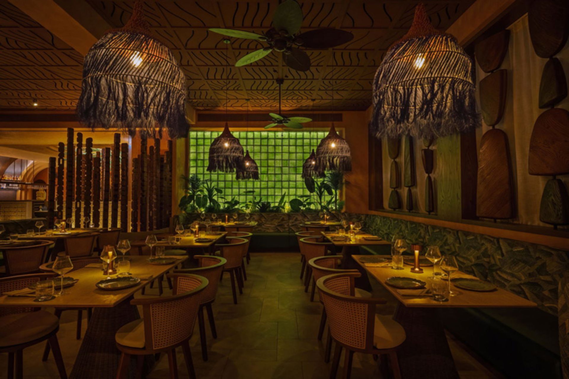 سالن اصلی رستوران کایمانا دبی