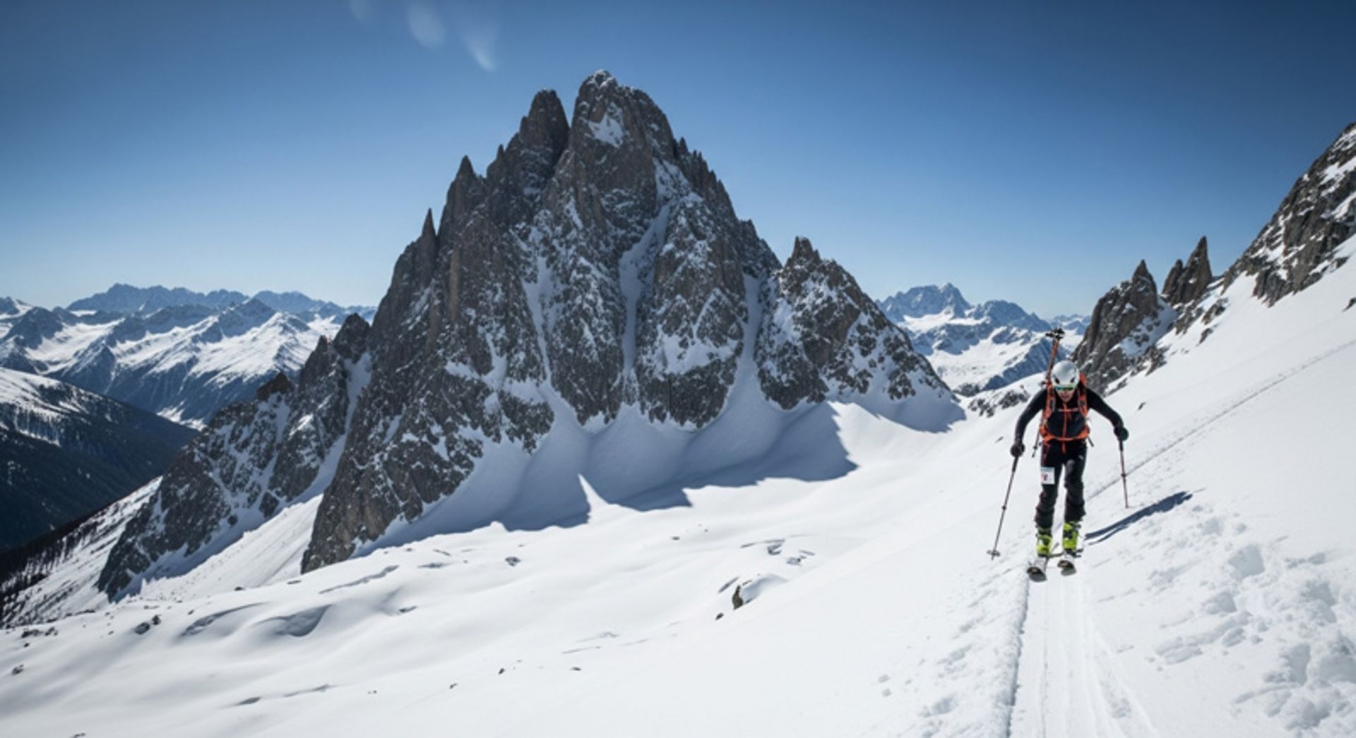 پایین آمدن ورزشکار اسکیمو پس از صعود