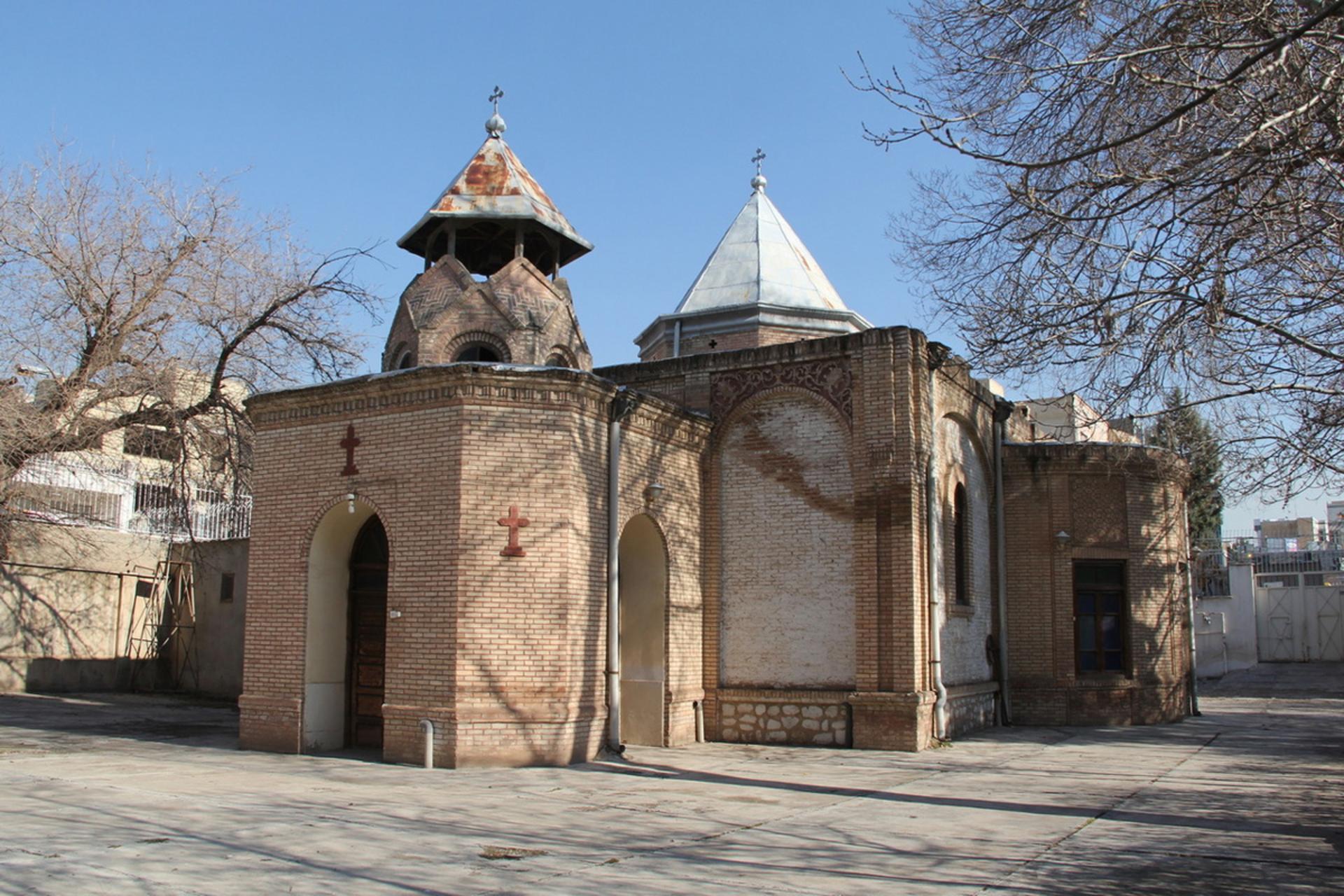 نمای خارجی کلیسای رفیعی قزوین