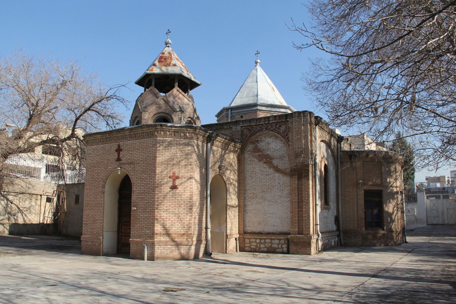 نمای خارجی کلیسای رفیعی قزوین