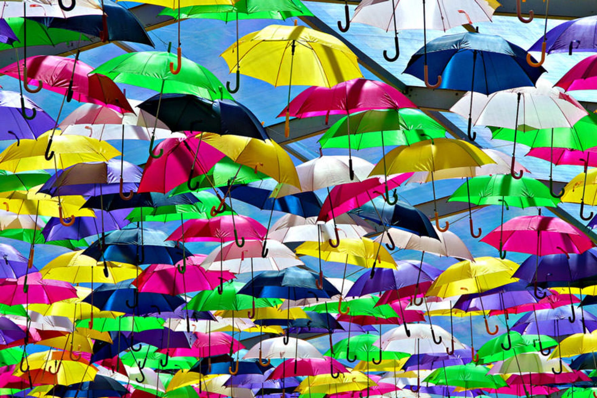 2015-06-unique-festivals-around-the-world-agitagueda-art-festival-2