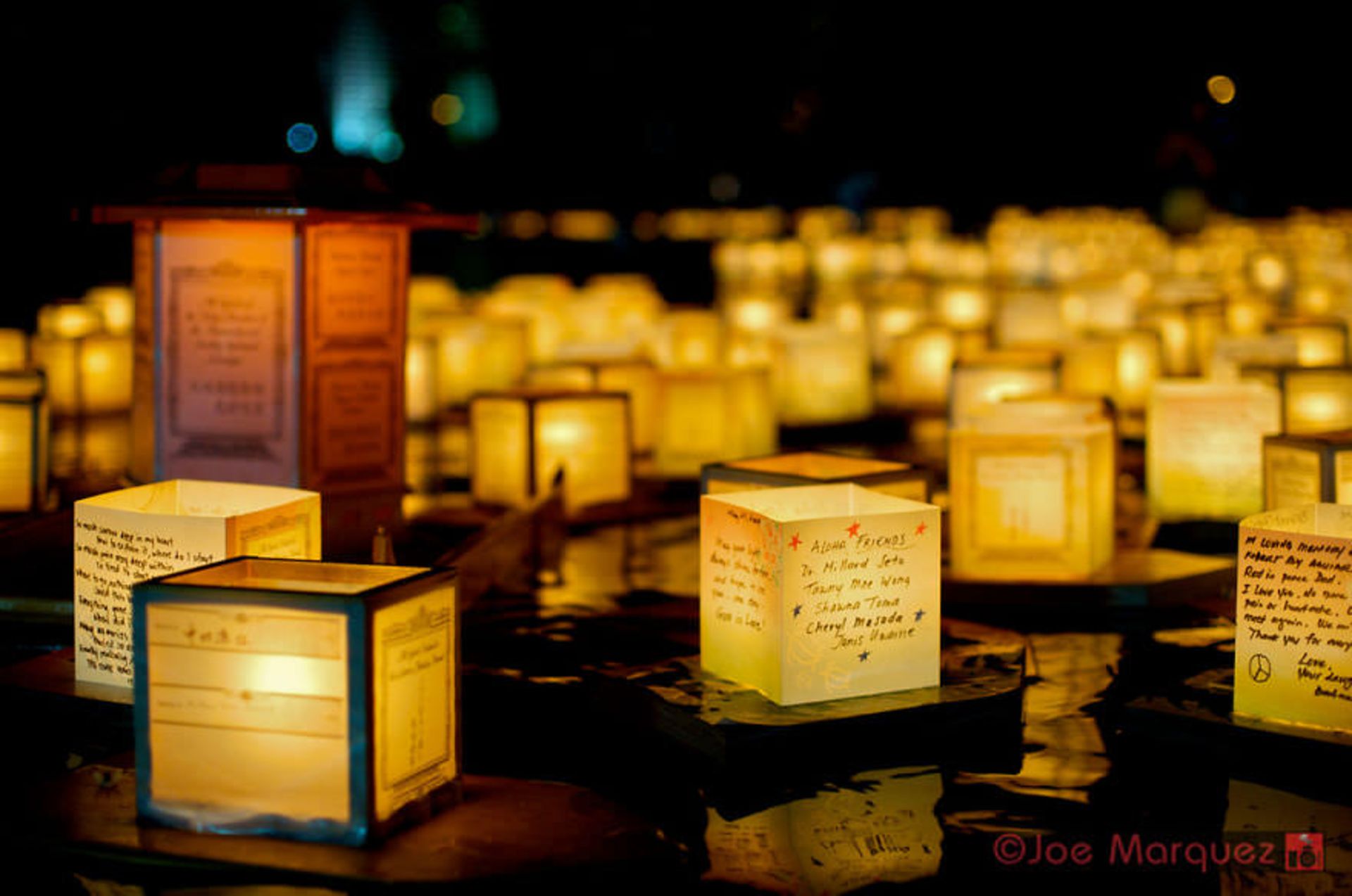 2015-06-unique-festivals-around-the-world-floating-lanterns-festival__880