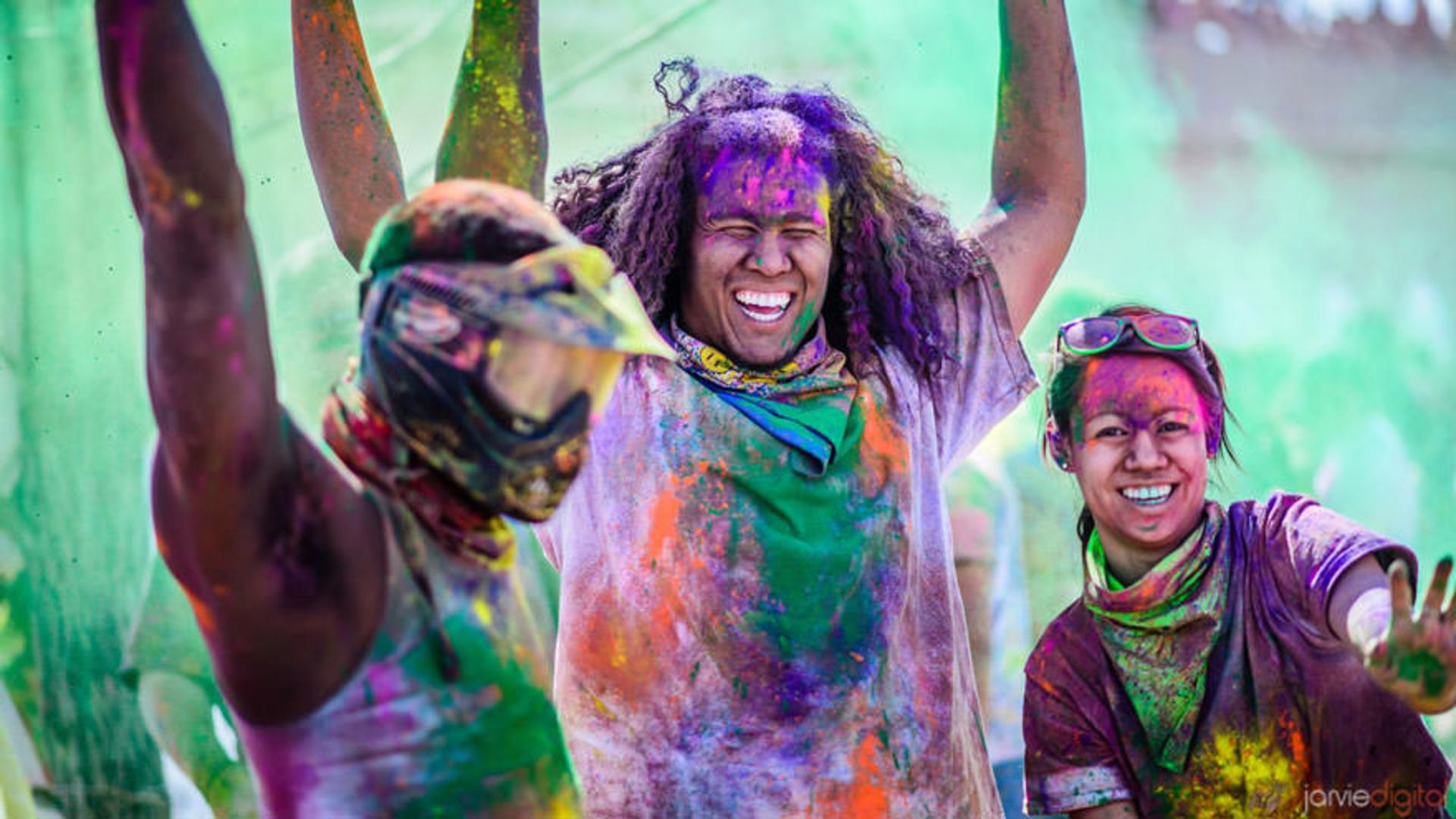 2015-06-unique-festivals-around-the-world-holi-festival-india-5