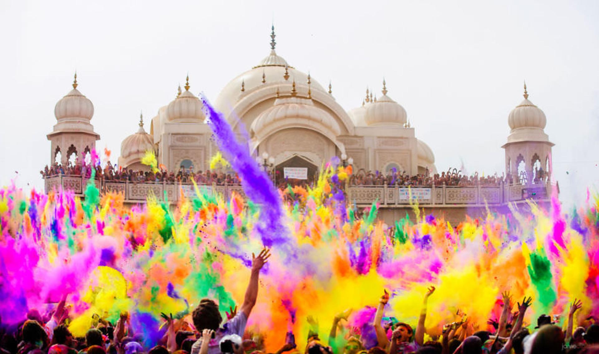 2015-06-unique-festivals-around-the-world-holi-festival-india__880