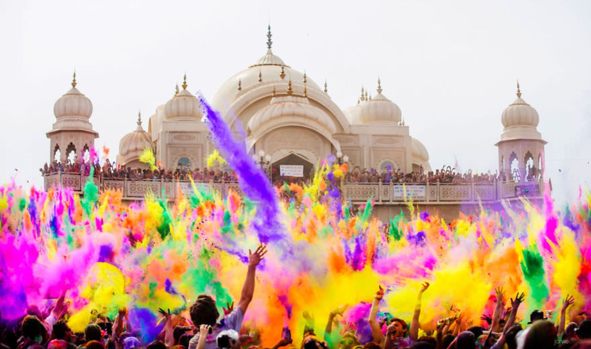 2015-06-unique-festivals-around-the-world-holi-festival-india__880