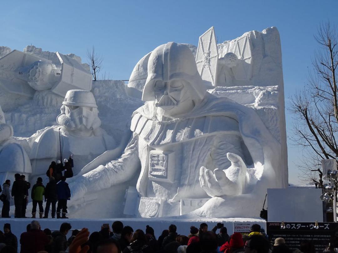 2015-06-unique-festivals-around-the-world-sopporo-snow-festival-star-wars-snehove-sochy__880