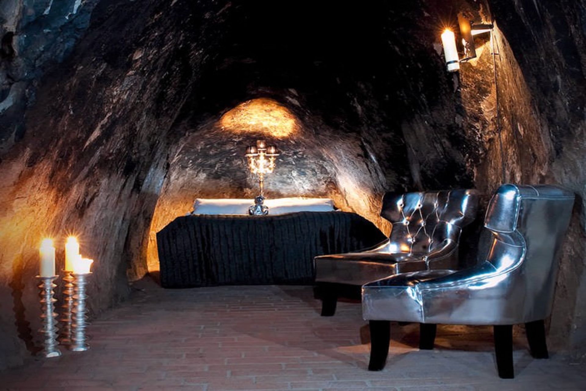 2015-06-unusual-themed-hotels-20-1__8801