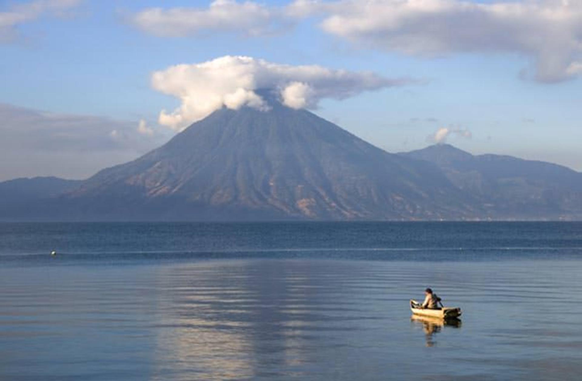 دریاچه Atitlán در گواتمالا