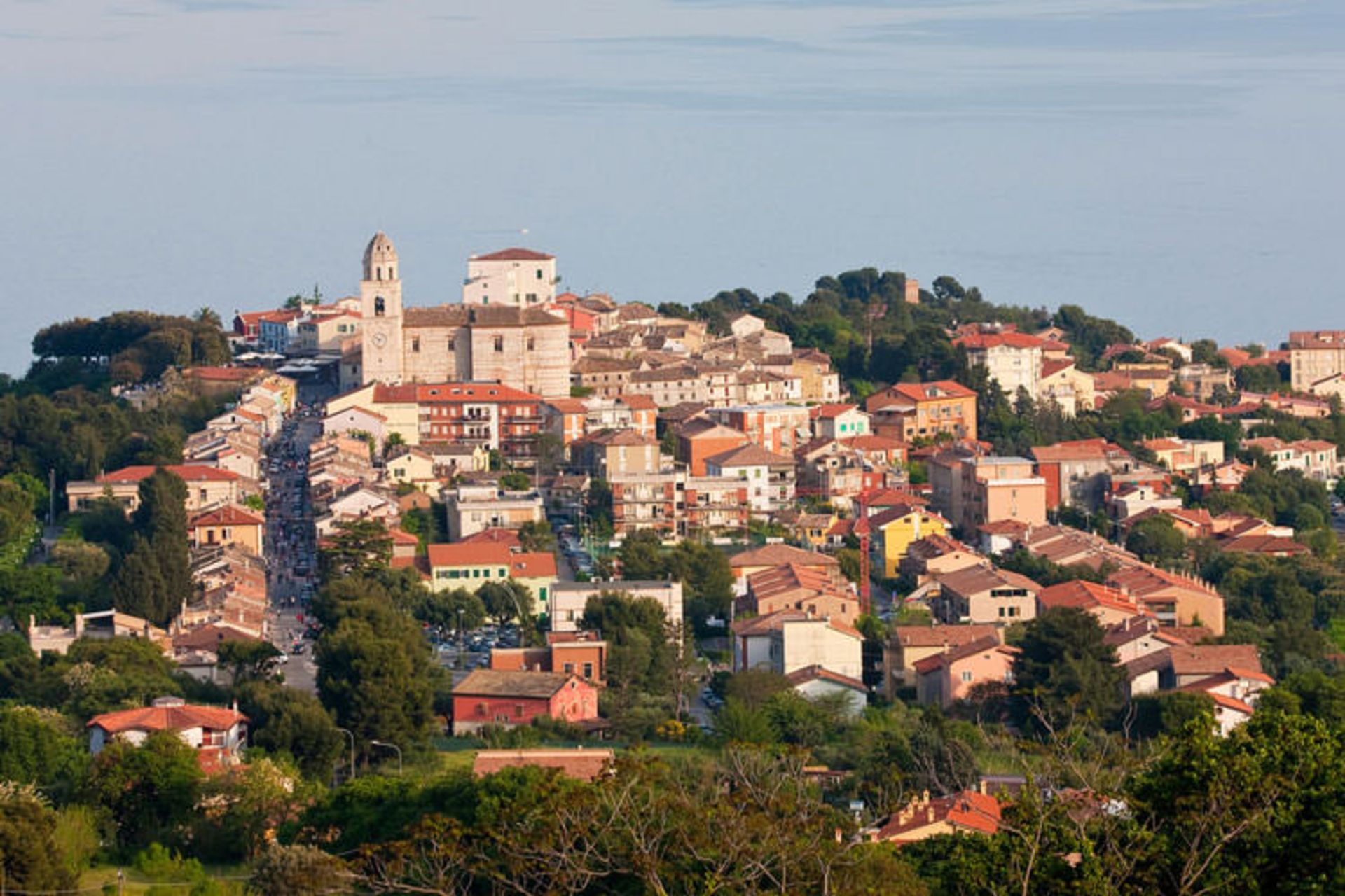 2015-07-543703b600ac583c0af227c1_sirolo-marche-italy