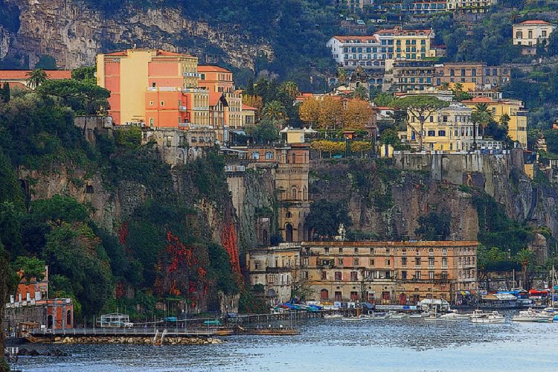 سورنتو (Sorrento)