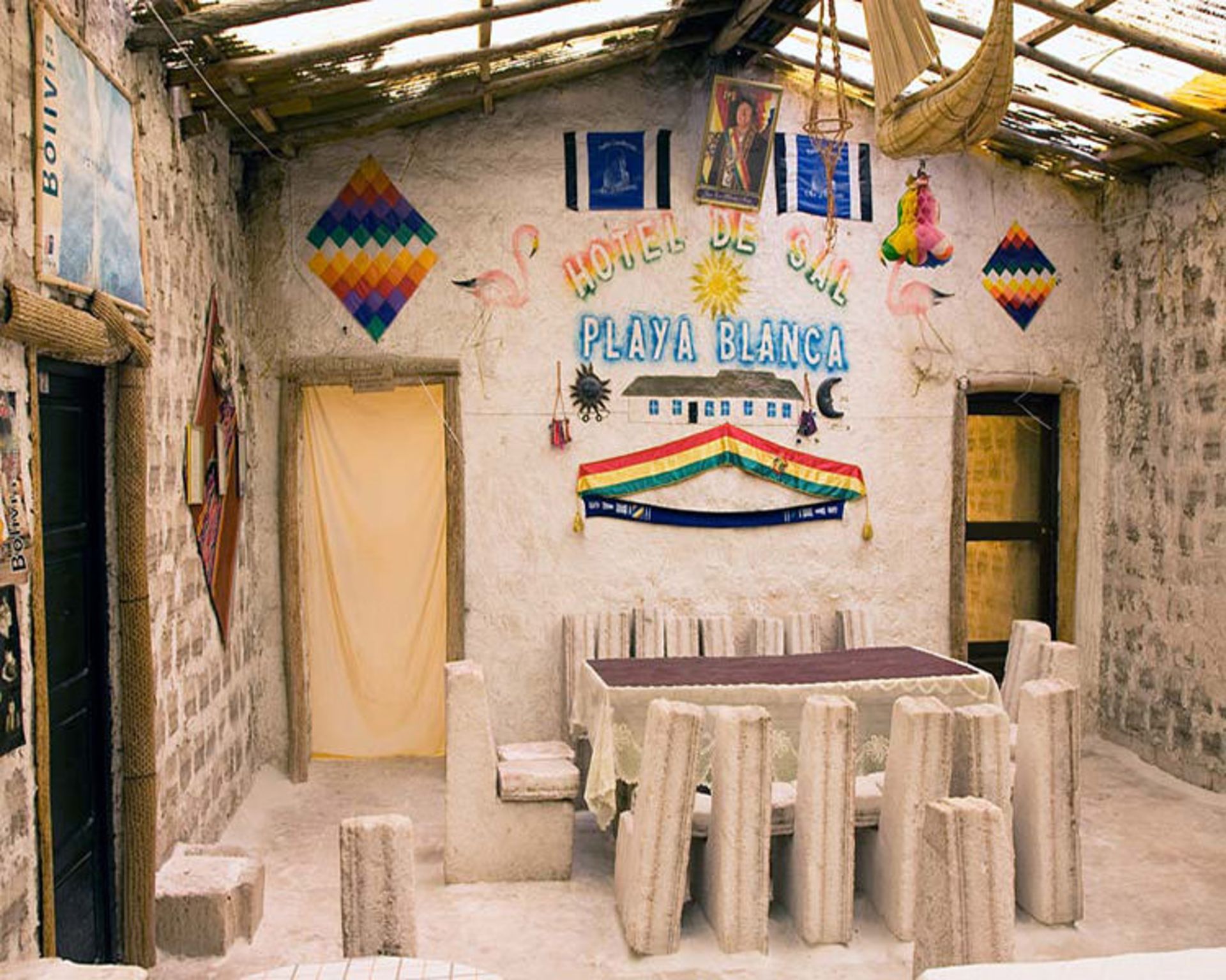 2015-07-alar_de_uyuni-salt_hotel_2