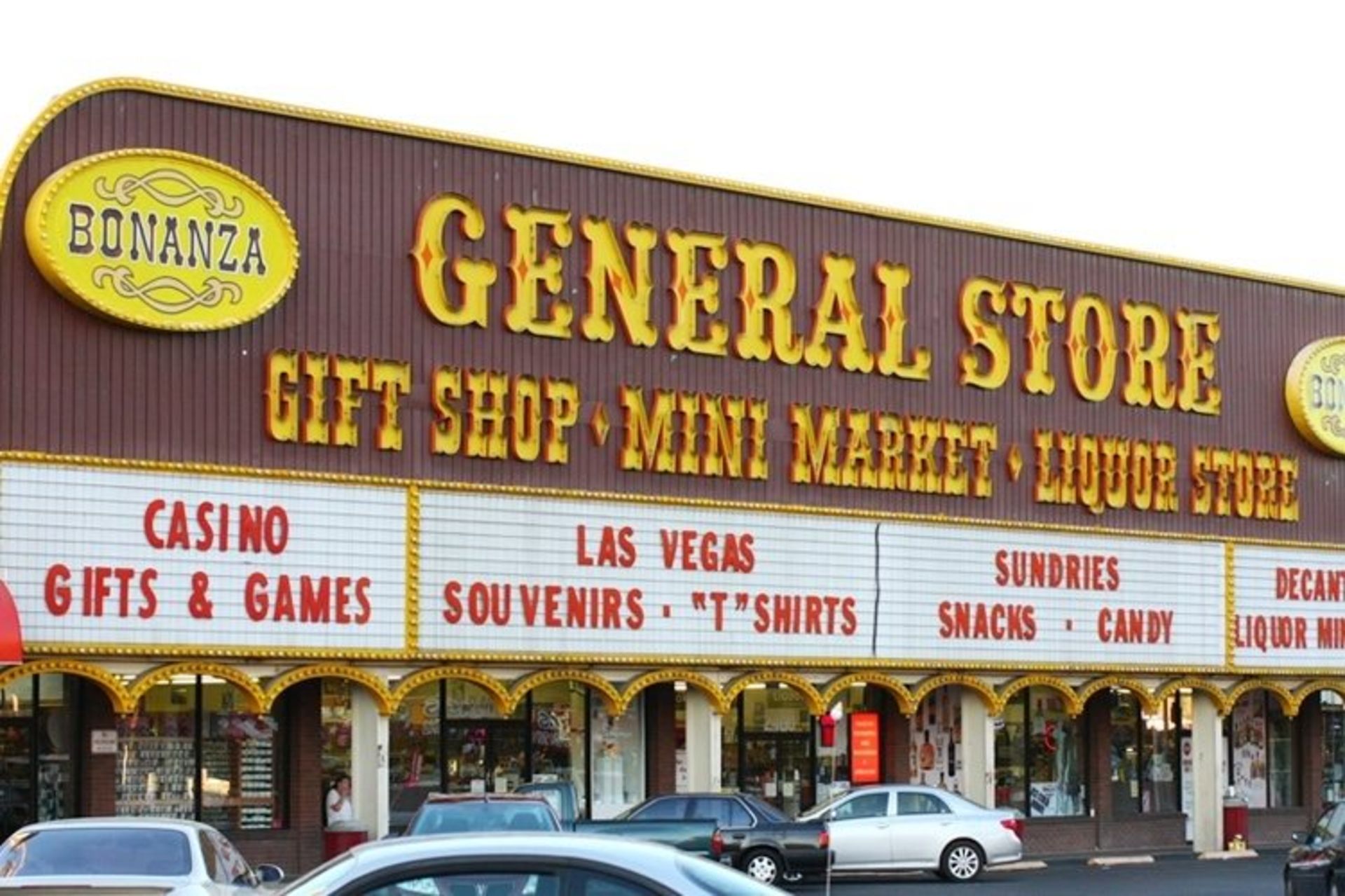 2015-07-bonanza_gift_souvenir_shop2