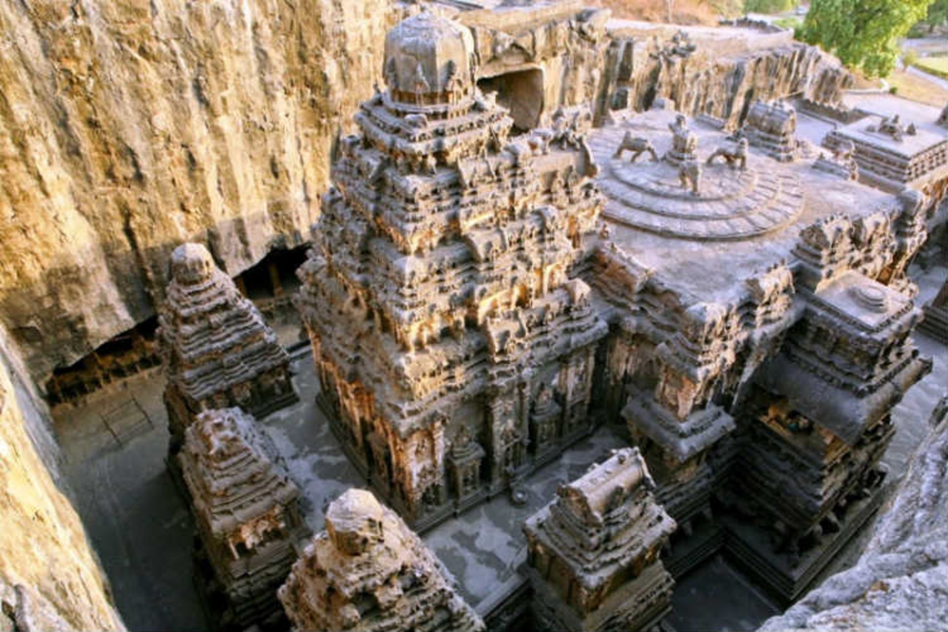 2015-07-india-ellora-caves-walking-tours