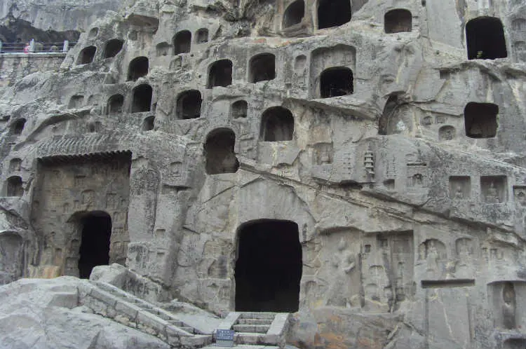2015-07-longmen-grottoes