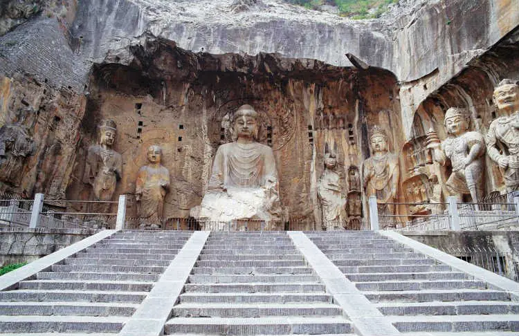 2015-07-longmen-grottoes-set-to-build-tang-style-ancient-town-3568