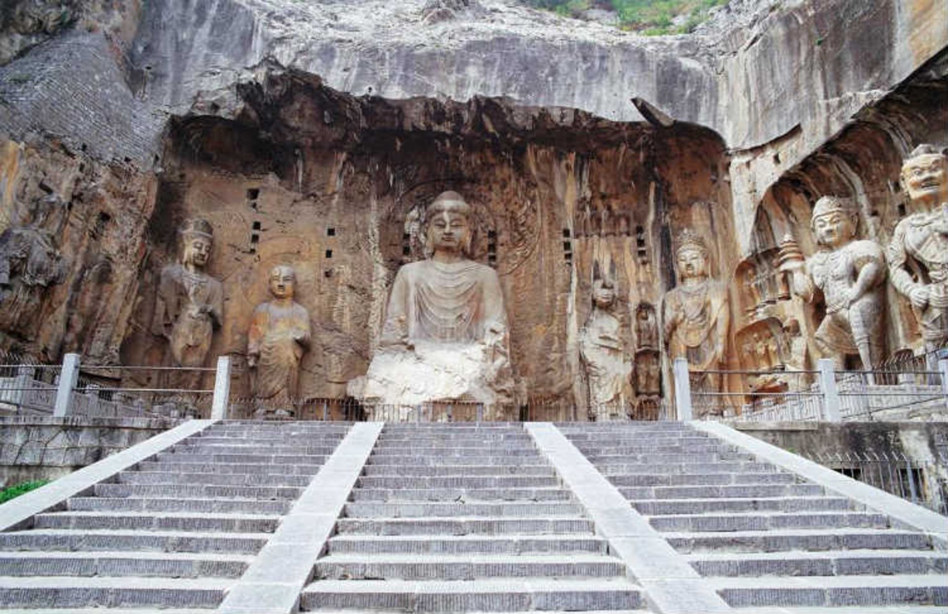 2015-07-longmen-grottoes-set-to-build-tang-style-ancient-town-3568