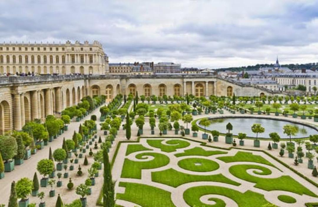 2015-07-palace-of-versailles-orangery-designed-by-louis-le-vau_c-kievvictor-shutterstock_110096801