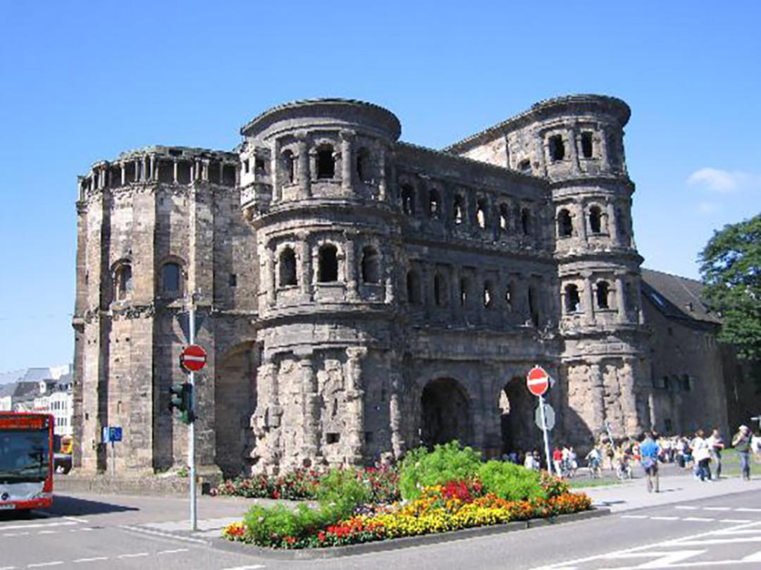 2015-07-porta-nigra-trier-germany