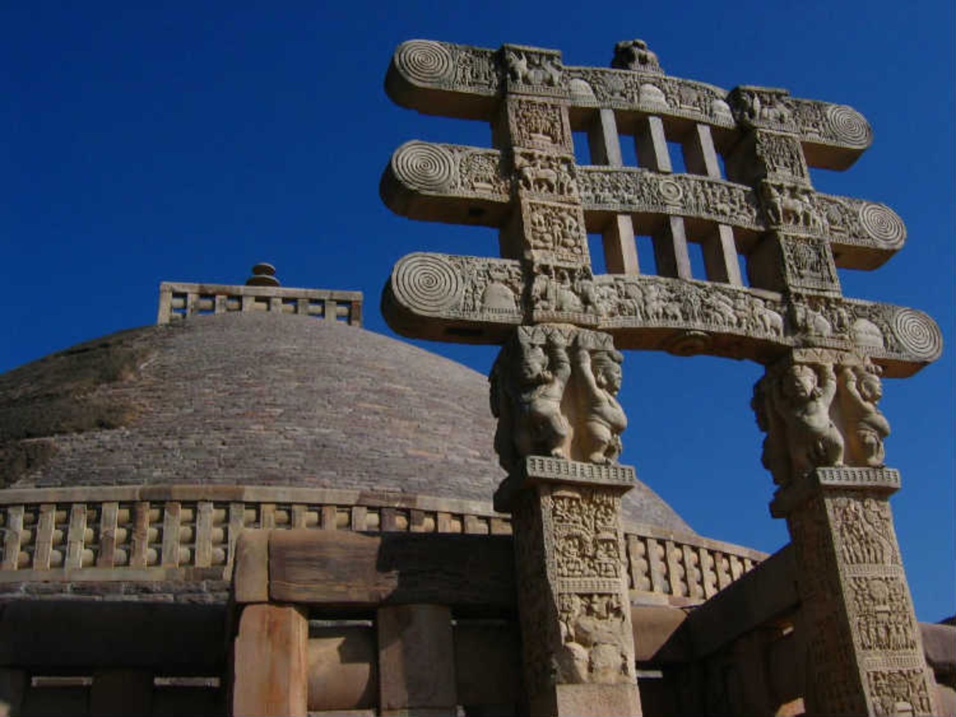 2015-07-sanchi_great_stupa_torana